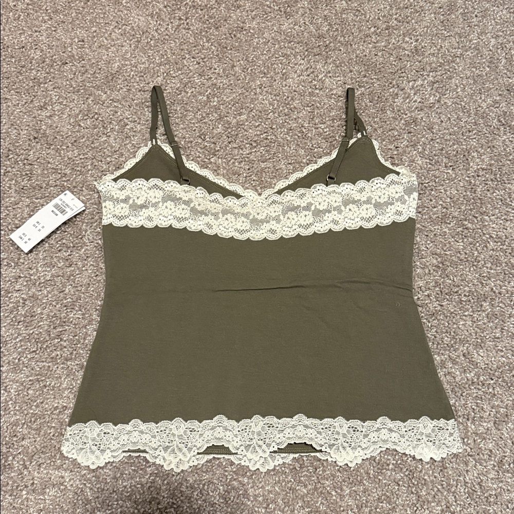 Abercrombie Bra Free Lace Cami - Picture 2 of 2